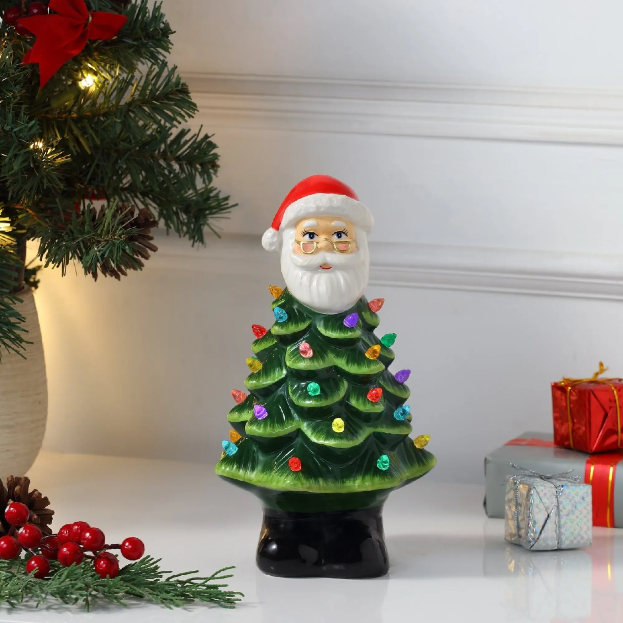 Mr. Christmas Character Trees>8.5" Nostalgic Ceramic Santa Tree